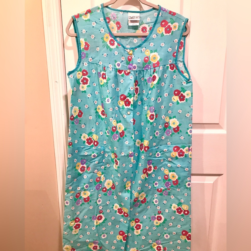 Cottagecore Vintage Floral Housecoat Dress Snaps Pockets Sz M